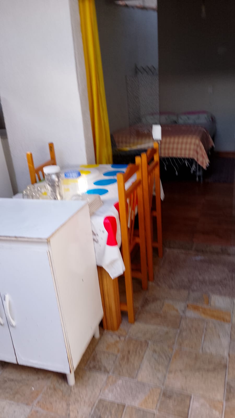 1 dormitórios, cozinha e 1 banheiro 