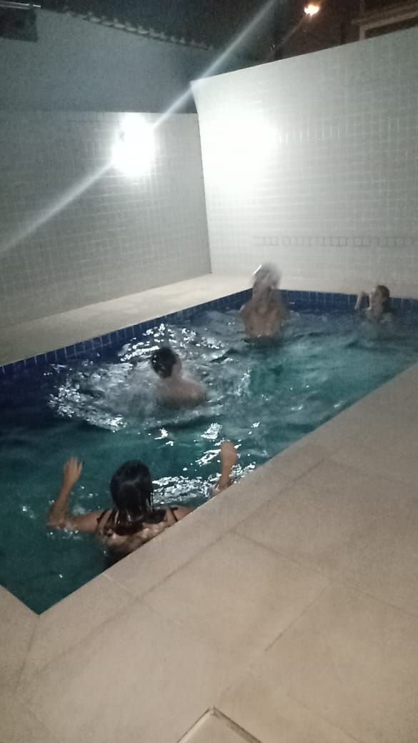 2 DORMITORIO SENDO 1 SUITE, 2 BANHEIRO, COZINHA AMERICA, SALA, AREA DE SERVIÇO, CHURRASQUEIRA, PISCINA E 1 VAGA
