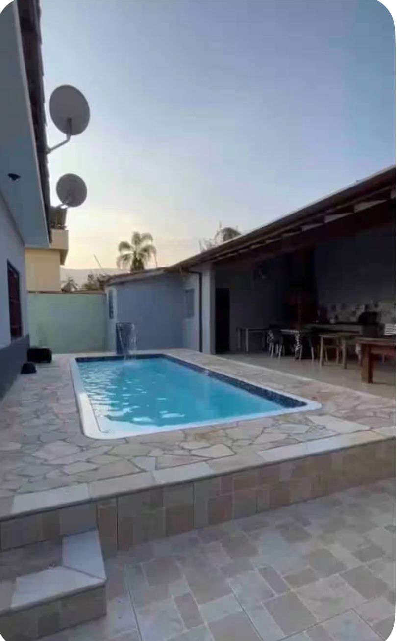 4 DORMITORIOS 3 BANHEIROS, CHURRASQUEIRA, AREA DE SERVIÇO E 3 VAGAS.